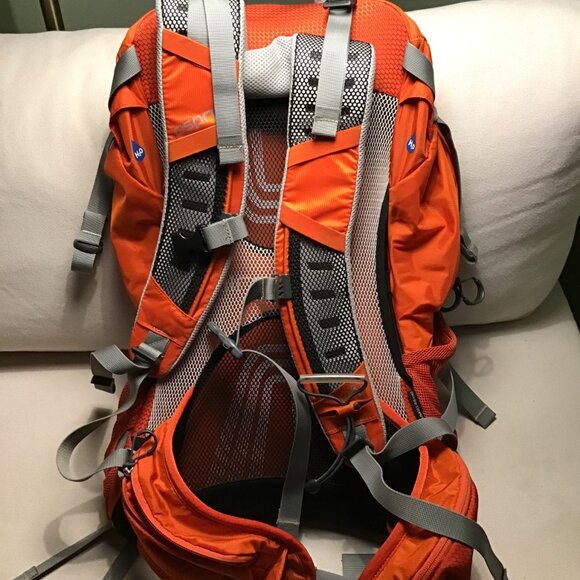 NWOT Osprey Stratos 24 Orange Hiking Backpack - Picture 3 of 6